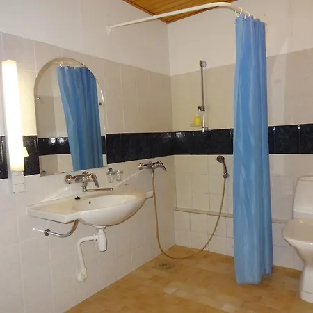 White ゲストハウス 4*