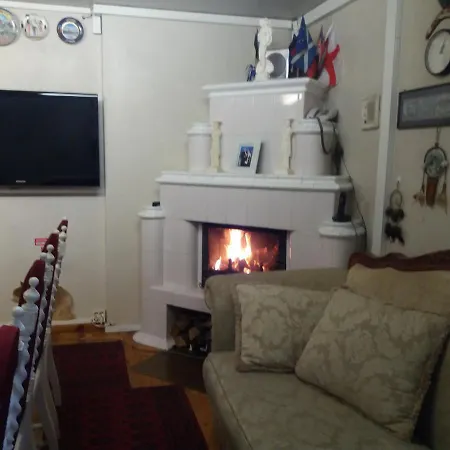 Гостьовий будинок White