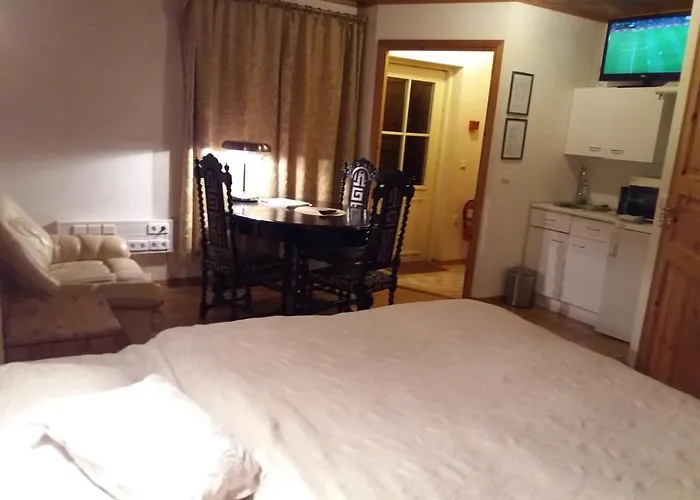 White ゲストハウス